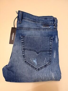 Diesel men’s Blue Distressed Slim Jeans(brand new)
